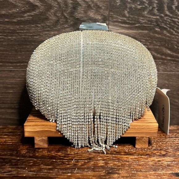 Olga Berg Bria Crystal Fringe Clutch in Silver. New with flaw. Gorgeous! - Picture 6 of 16